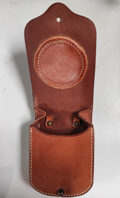 Pochette en cuir Javelot faite par La Sellerie du Thymerais - PROMOTION