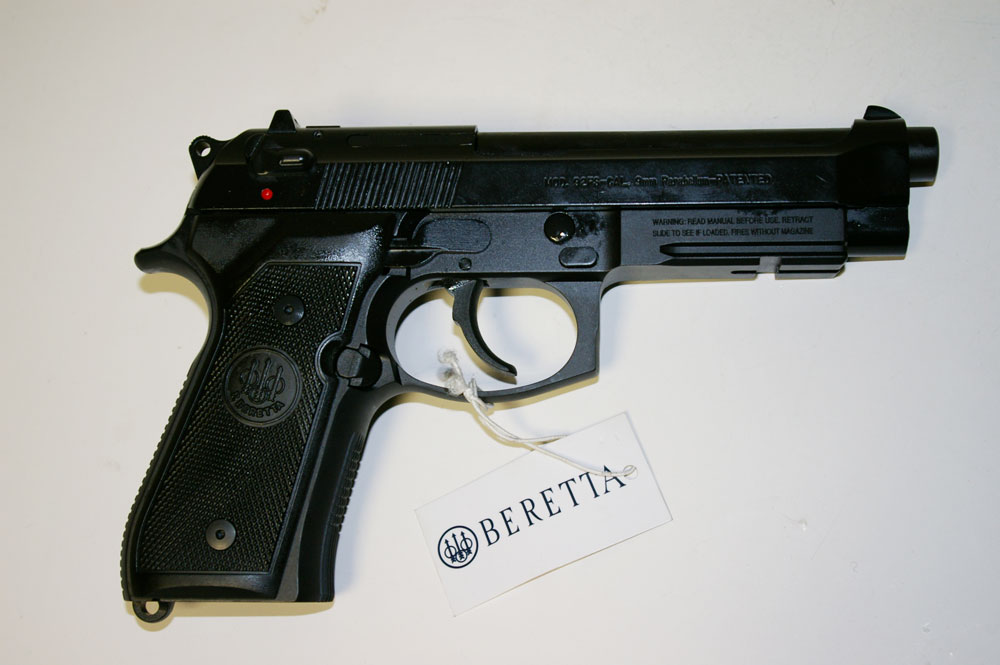 Beretta M9 - Cliquer pour agrandir Beretta M9 - Cliquer pour agrandir