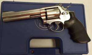                            Revolver    Smith et Wesson Modèle 617 (arme occasion, excellent état, comme neuf)