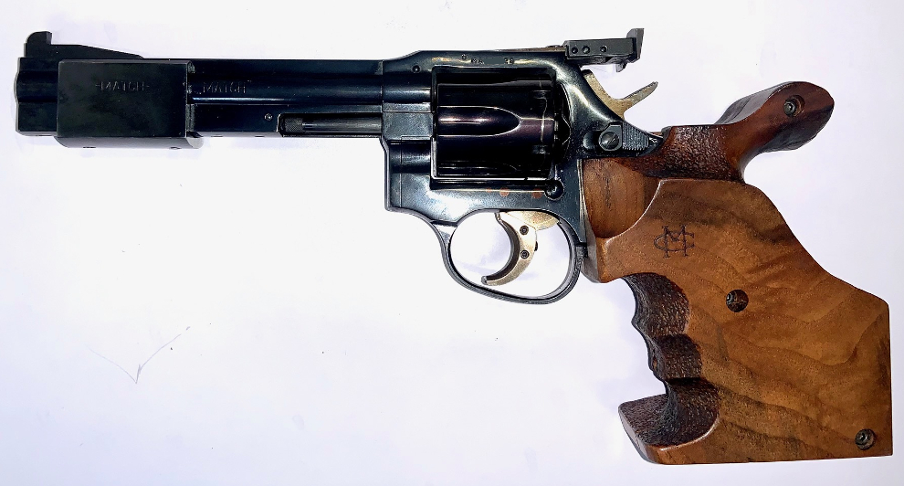 Revolver Manurhin 38 Match avec des plaquettes en plus (arme occasion)