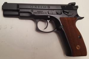                               Pistolet    C7 75 OMEGA (arme occasion, comme neuve)